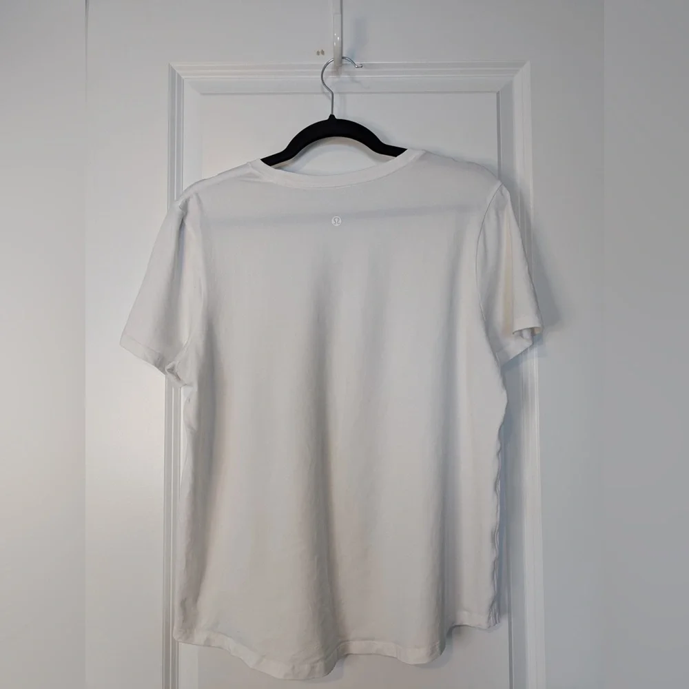 Lululemon Women’s White Short Sleeve Tee